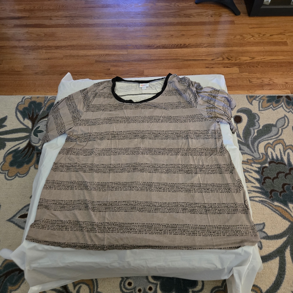 LuLaRoe Women's Black and Tan Boyfriend T